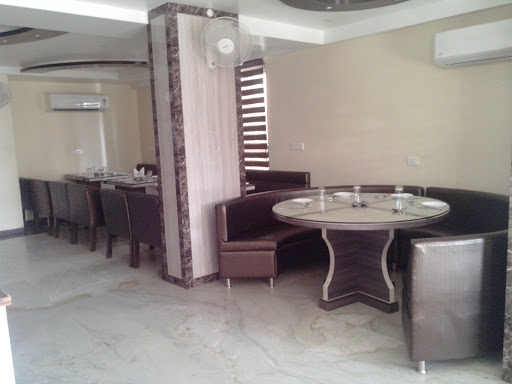 Hotel Park Shree Nirvana Veg Restaurant, Chanakyapuri Rd, ChankyaPuri Colony, Satna, Madhya Pradesh 485001, India, Restaurant, state MP