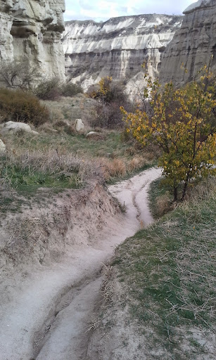 hiking trail in Cappadocia to Uchisar