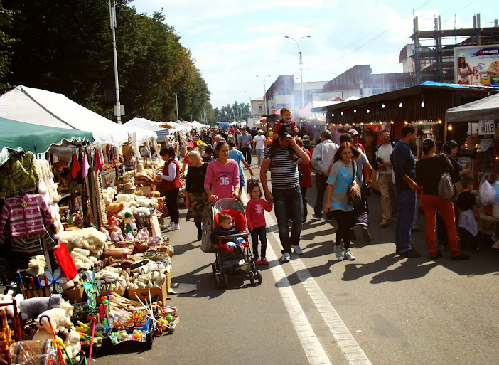 Festivalul “Ochiul de păun”, ediţia 2013, Rădăuţi, Bucovina | File de album (1)