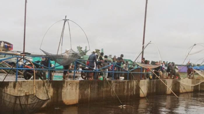 Warga Makin Ramai Mencari Ikan di Sungai Kahayan