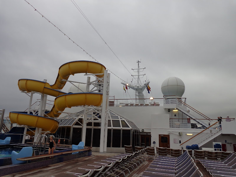 А включите-ка мне усилители качки! А подайте-ка белых пиджаков. Costa Paсifica февраль 13г