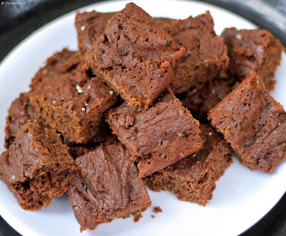 Eggless Classic Chocolate Brownies Recipe | Written by Kavitha Ramaswamy of Foodomania.com