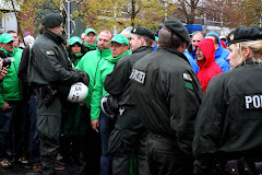 Fordwerker aus Genk, Polizei aus Köln.