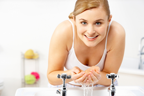  Sữa rửa mặt Neova Radiant Skin Cleanser an toàn tuyệt đối Cleansing-face