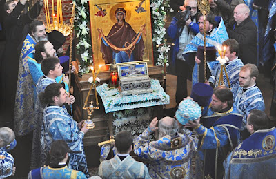 Russia: Sacred Belt of the Virgin arrives in Russia