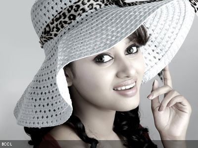 Indian model and Tamil film actress Oviya poses for the lensman.