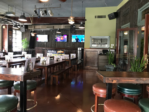 Restaurant «Flying Saucer Draught Emporium», reviews and photos, 130 Peabody Pl, Memphis, TN 38103, USA