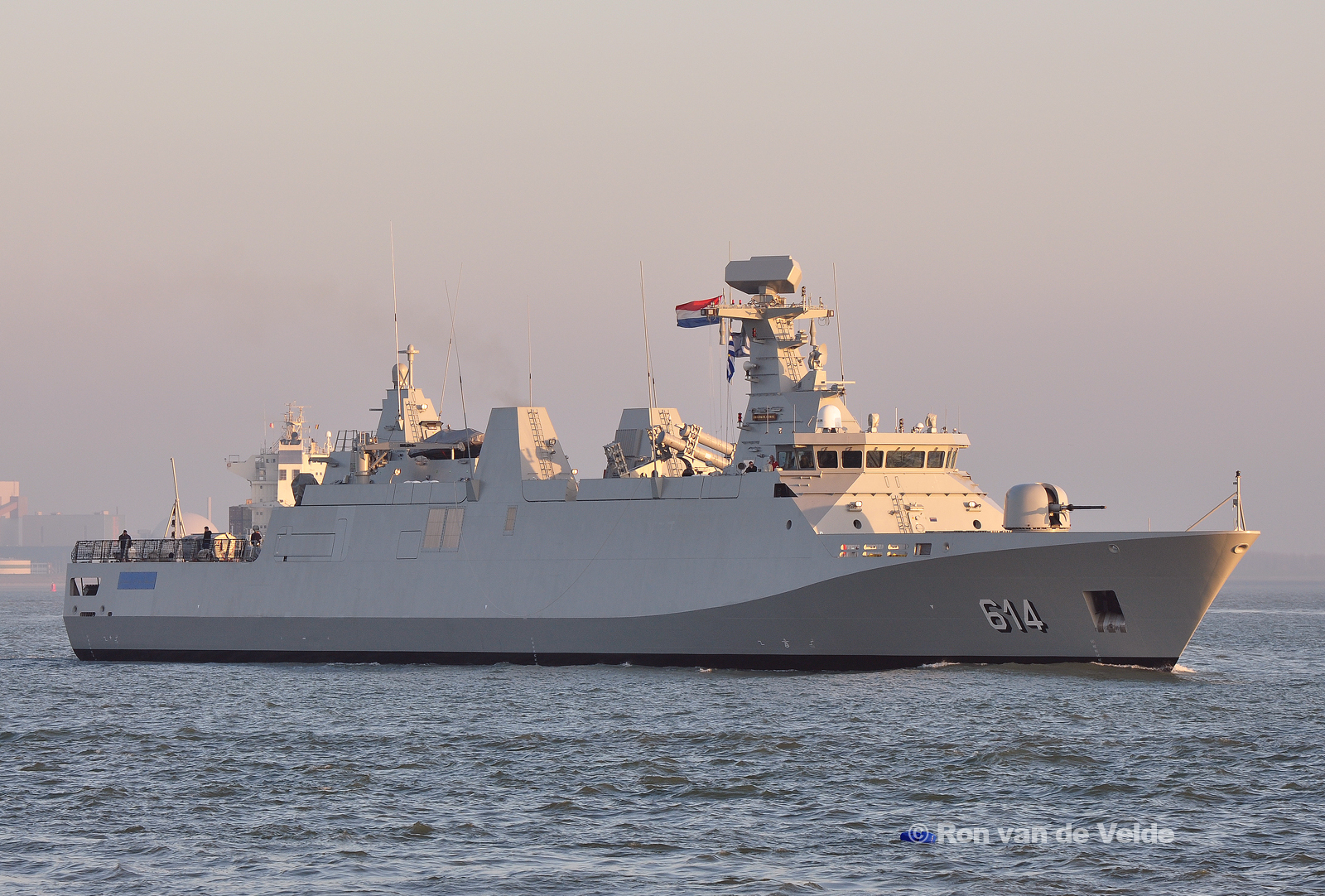 البحرية الملكية المغربية تشارك في مناورات بحرية بالبحر المتوسط