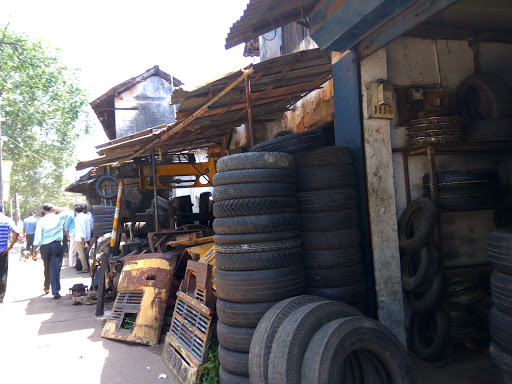 Bal Tyres, 42/1771, Aravind Ghosh Rd, Mananchira, Kozhikode, Kerala 673001, India, Tyre_Shop, state KL