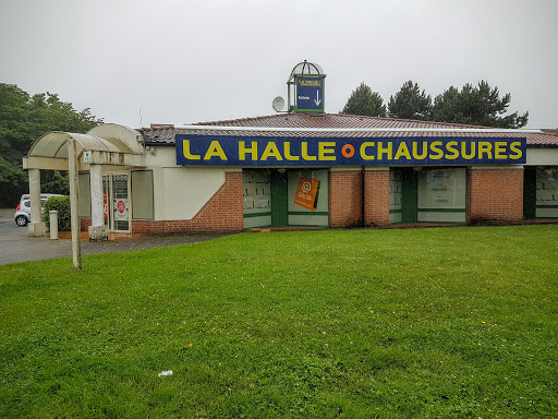 La Halle Chaussures et Maroquinerie, 1321 route De Frans Zac La Sauvagère,  69400 Villefranche-sur-Saône, France Numéro de téléphone Coordonnées GPS -  Toutendroit.com