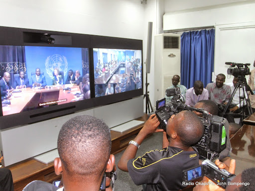 Vidéo conférence des Nations Unies du 21/05/2014 animée par l’envoyée spéciale du secrétaire général de l’Onu pour les Grands Lacs, Mary Robinson; le ministre congolais de l’Intérieur, Richard Muyej, Martin Köbler, représentant spécial du secrétaire général de l’Onu pour la RDC et le gouverneur de la province du Nord-Kivu, Julien Paluku depuis Goma. Radio Okapi/Ph. John Bompengo
