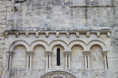 Poitou-Charente, Charente-Maritime, Fontaine d'Ozillac, St-Martin (photo Kristobalite)