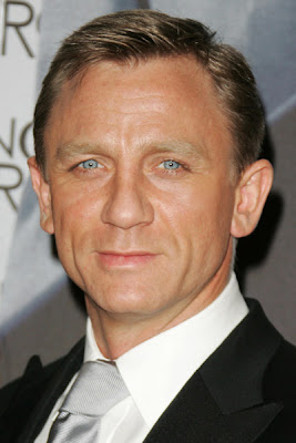 Daniel+craig+casino+royale+outfits