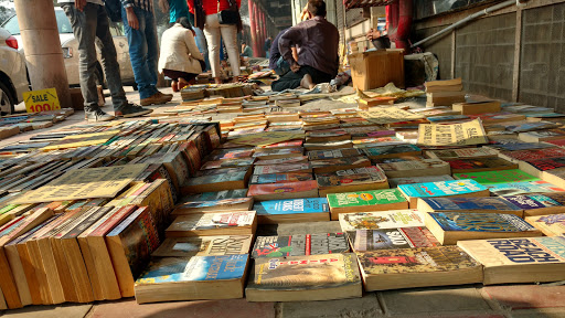 Daryaganj Sunday Book Market, 4-7, Asaf Ali Rd, Chatta lal Miya, Chandni Mahal, Chandni Chowk, New Delhi, Delhi 110006, India, Fleamarket, state UP