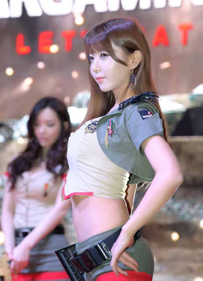 Showgirl G-Star 2012: Heo Yoon Mi - Ảnh 45