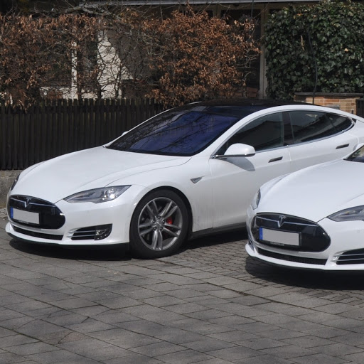 Tesla-Car-Rent