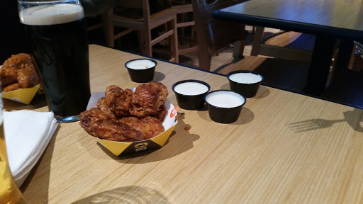 Chicken Wings Restaurant «Buffalo Wild Wings», reviews and photos, 1227 SW Wanamaker Rd #400, Topeka, KS 66604, USA