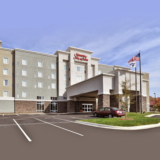 Hampton Inn & Suites Greensboro/Coliseum Area logo