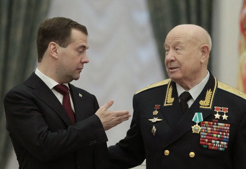 Alexei-Leonov-Dmitry-Medvedev.