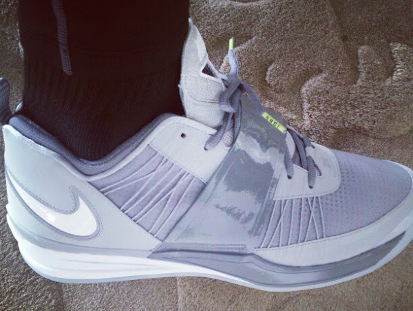 King James Shows Off Nike Zoom Revis in Cool Grey