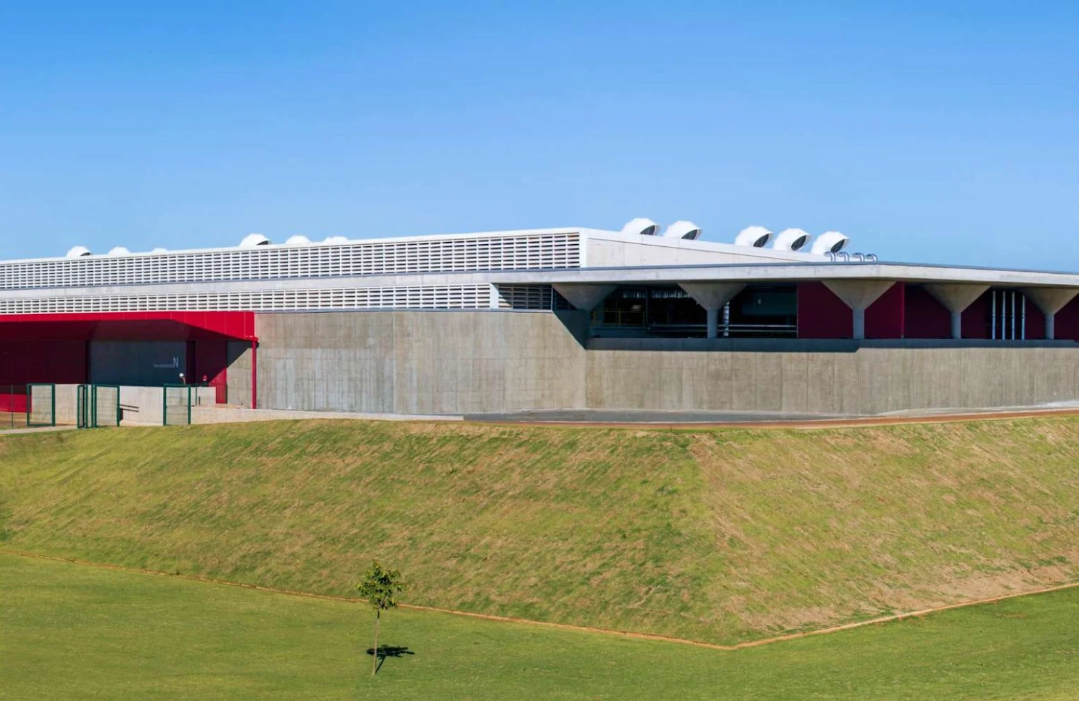 Santander Data Center by Loeb Capote Arquitetura e