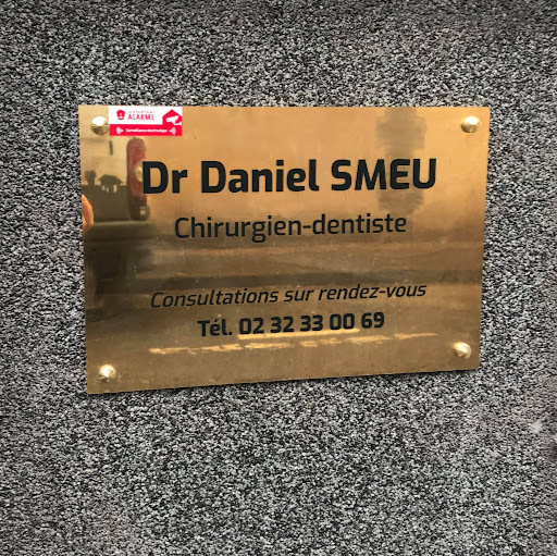 Dr. Daniel Smeu