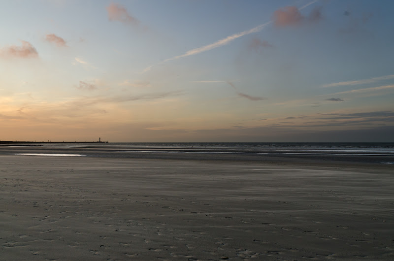 traces de pas du soir sur la plage... 20111011_01_soir_plage_sable_mer_DSC5574
