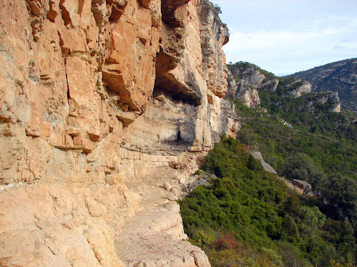 Senderismo: Àrea de la Fou - Cova dels Angels - Cova Roja - Pont Foradat