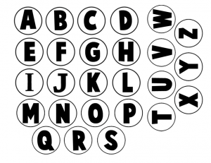 من اغطية الزجاجات لعبة لتعليم الحروف  Waterbottles-alphabet-letters-bw-1-300x231