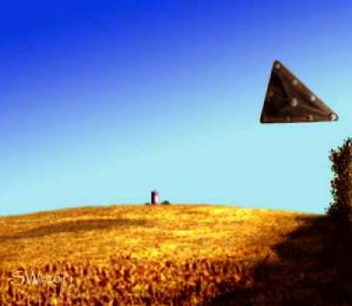 Hunter Observed Triangle Ufo Over Cornfield In Missouri 2005