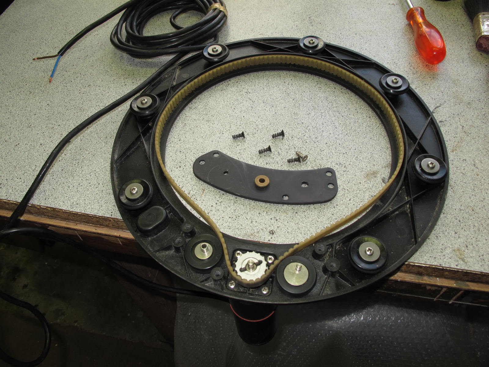 CKD Boats - Roy Mc Bride: Servicing the Autohelm 4000 drive unit