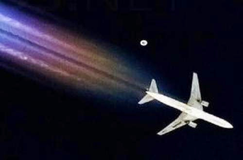 Ufo Shadowing A Plane Over North Carolina