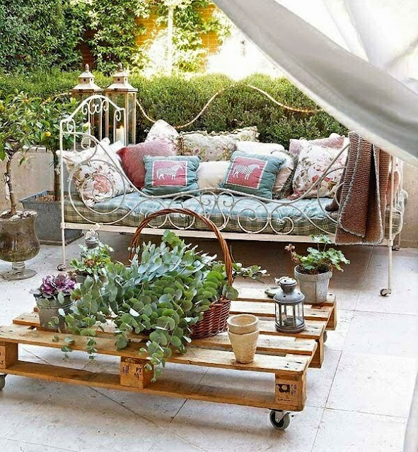Piccole idee per la veranda (o il portico...o il balcone...o il terrazzo...o il giardino...o...)