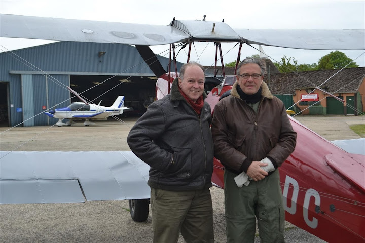Tiger Moth, pilor Richard, and author