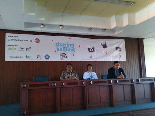 Workshop Sharing Keliling Bersama Saling-silang dan Internet Sehat di Surabaya Workshop Sharing Keliling Bersama Saling-silang dan Internet Sehat di Surabaya
