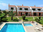 Piscina y jardín Alquiler de piso con piscina en Ciutadella, Cala´n Blanes, Ciutadella