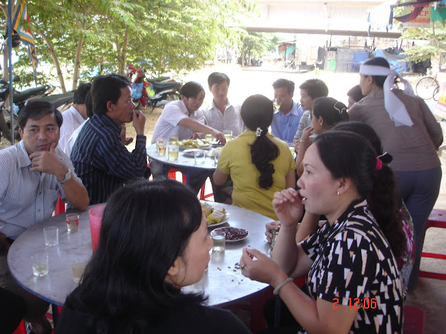87TưNghĩa Viếng Mẹ bạn Thái Hòa (Năm 2011) DSC00019