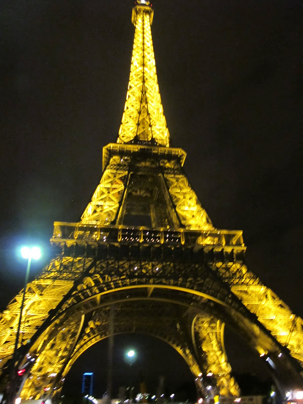 Paris: Hình ảnh tháp Eiffel vào buổi tối IMG_8059