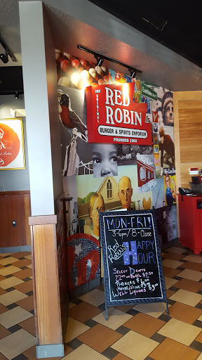 Hamburger Restaurant «Red Robin Gourmet Burgers», reviews and photos, 36350 Warren Rd, Westland, MI 48185, USA