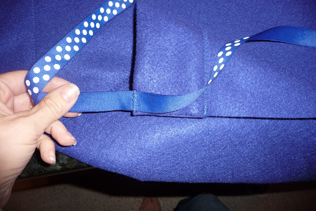 Tie on the ribbon - How to Make a Team Banner Out of Felt - Blue Susan Makes