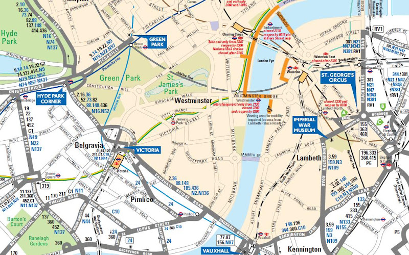 2011年的英國倫敦跨年交通管制示意圖，其中淡橘色為交通管制區，深橘色為最佳建議觀賞地點。