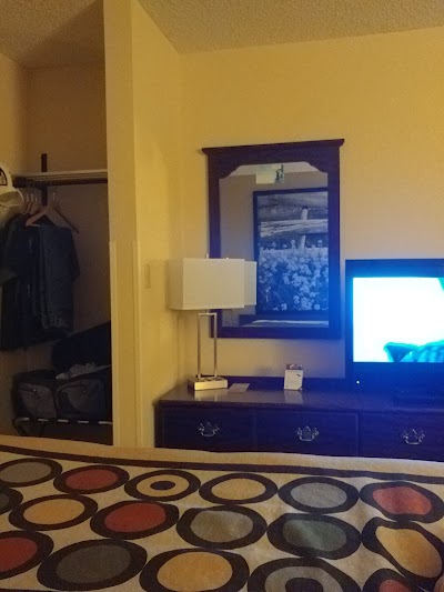 Photos of Super 8 Lamar