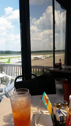 American Restaurant «Downwind Restaurant and Lounge», reviews and photos, 2000 Airport Rd, Atlanta, GA 30341, USA
