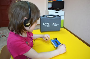 TAVS (тест слуховых и зрительных навыков)