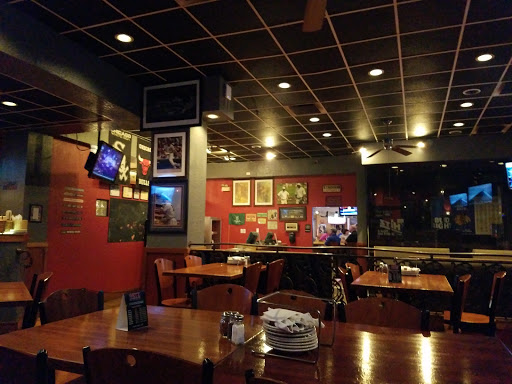 Pizza Restaurant «Hitz Pizza and Sports Bar», reviews and photos, 700 Butterfield Rd, Mundelein, IL 60060, USA