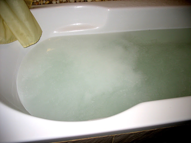 Timeless Confection By Filipino Female Over Talent Kaye Langit A Thick Milky Foam Emerged Instead Which Slowly Enveloped The Whole Tub I Soon Found Out That What Sephora Effervescent Cubes Lacked In Bubble