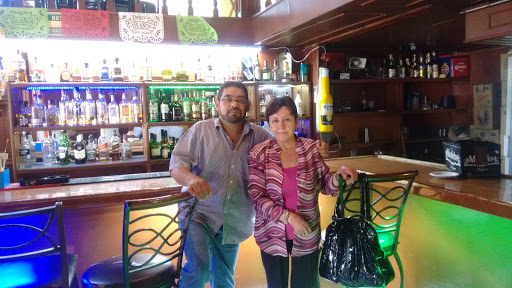 El Juego Bar, Paseo del Moral 105, Jardines del Moral, 37160 León, Gto., México, Bar restaurante | GTO
