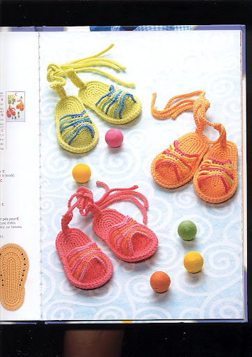 موسوعة أحذية نعووووومه ( لكلوك ) لطفلك الصغير كروشية بالباترون Image17