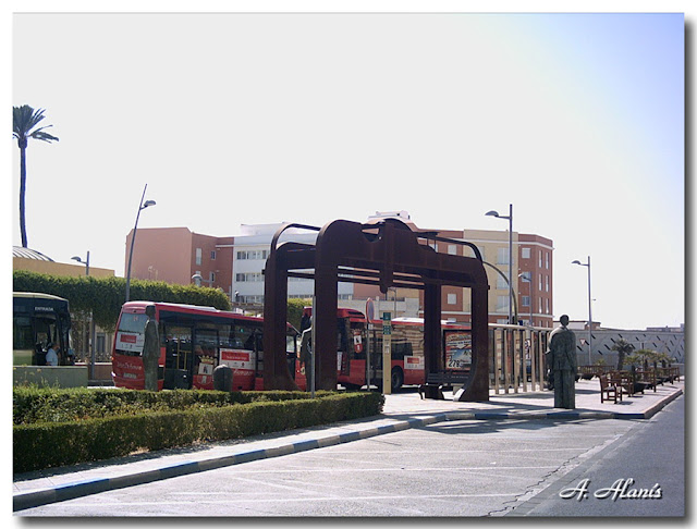 Plaza de El Arenal año 2010.- Monumento al Viajero del Tren