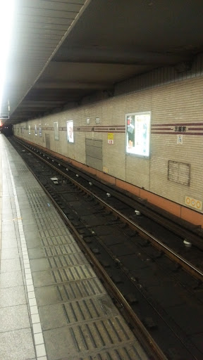 Mitsukoshimae Station